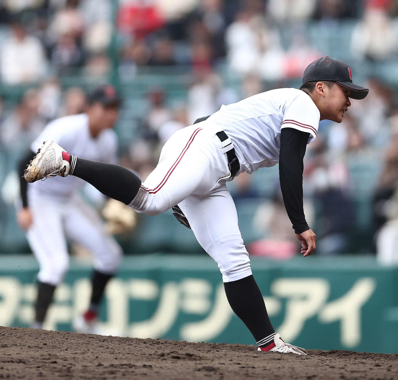 海星対広陵　9回表、力投する広陵・高尾（撮影・河田真司）