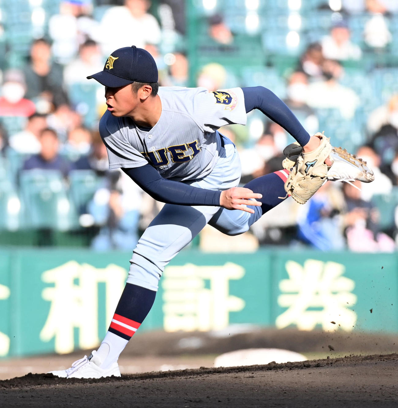 仙台育英対龍谷大平安　仙台育英先発の湯田（撮影・前岡正明）