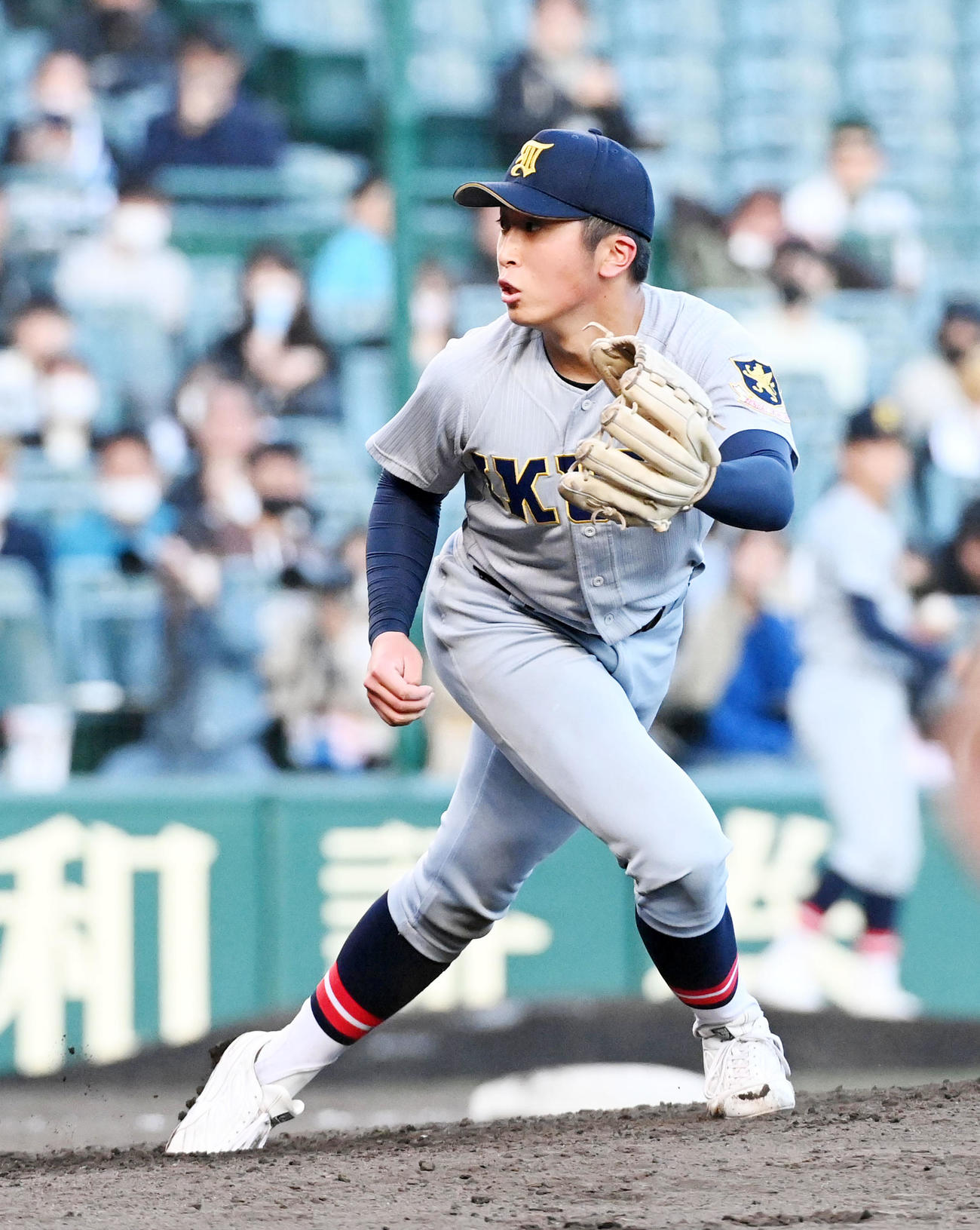 仙台育英対龍谷大平安　仙台育英先発の湯田（撮影・前岡正明）