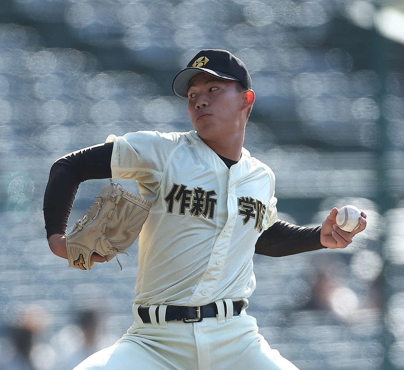 作新学院対山梨学院　先発で力投する作新学院・川又（撮影・河田真司）