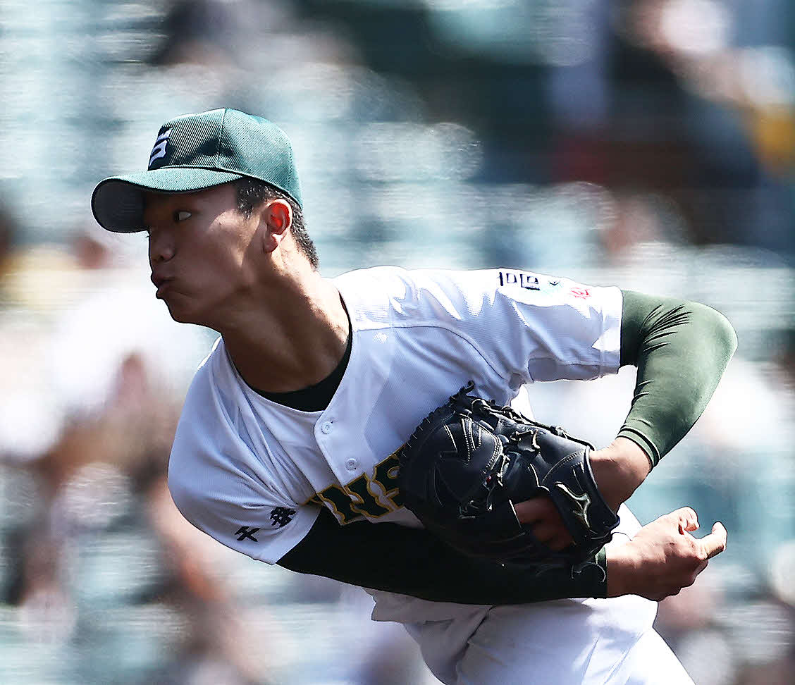 専大松戸対広陵　先発で力投する専大松戸・平野（撮影・河田真司）