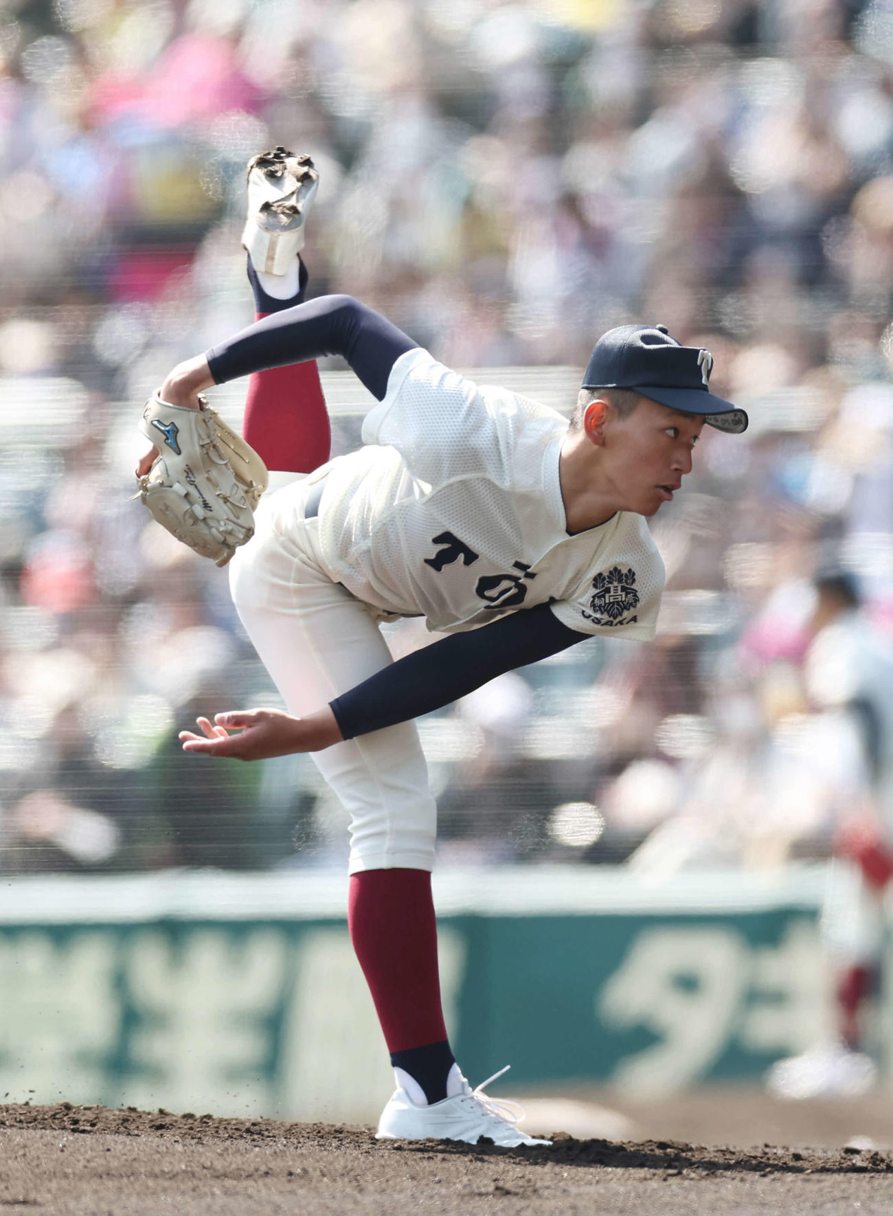 東海大菅生対大阪桐蔭　力投する大阪桐蔭先発の前田（撮影・前田充）