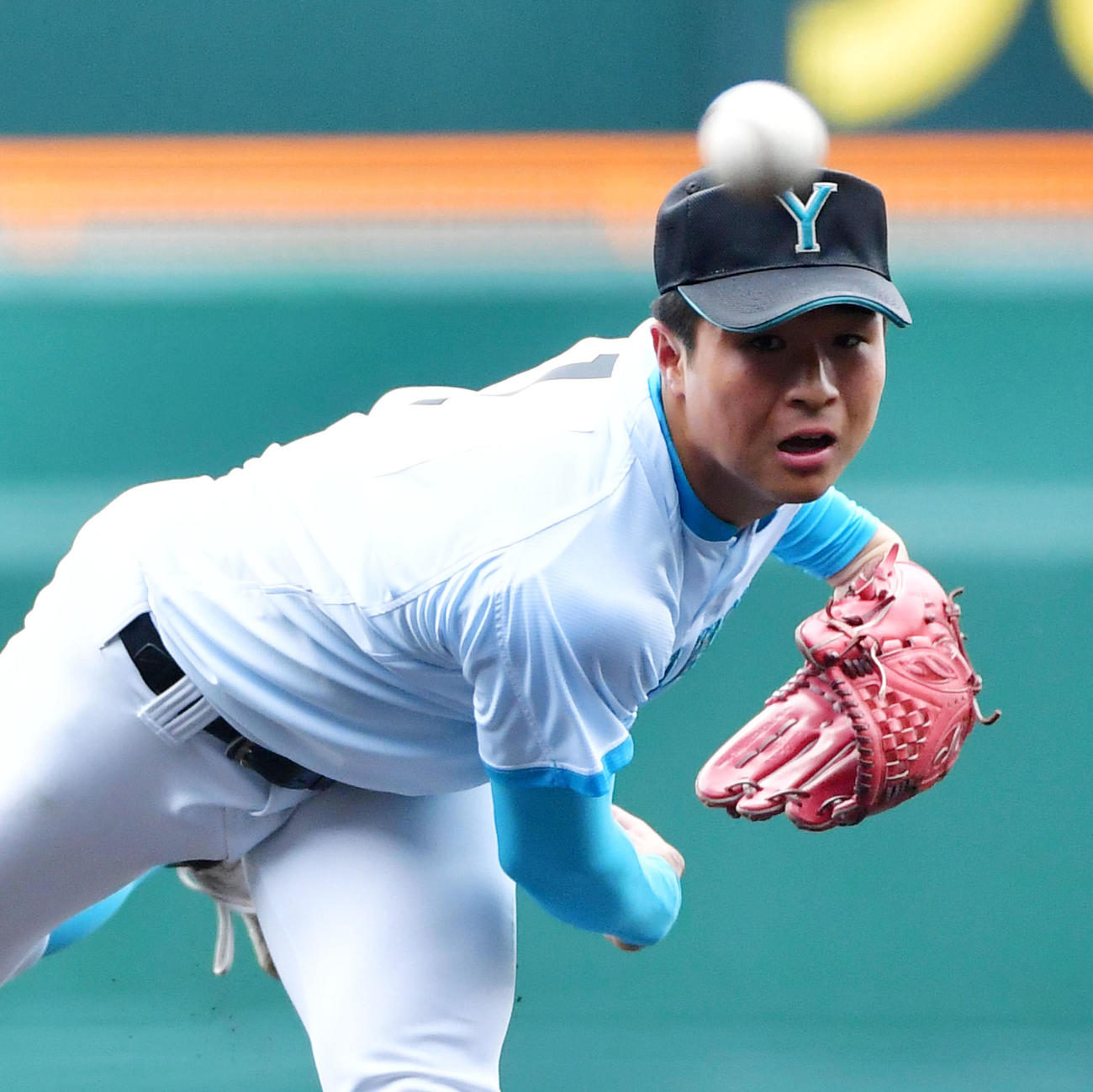 山梨学院対広陵　山梨学院先発の林（撮影・前岡正明）