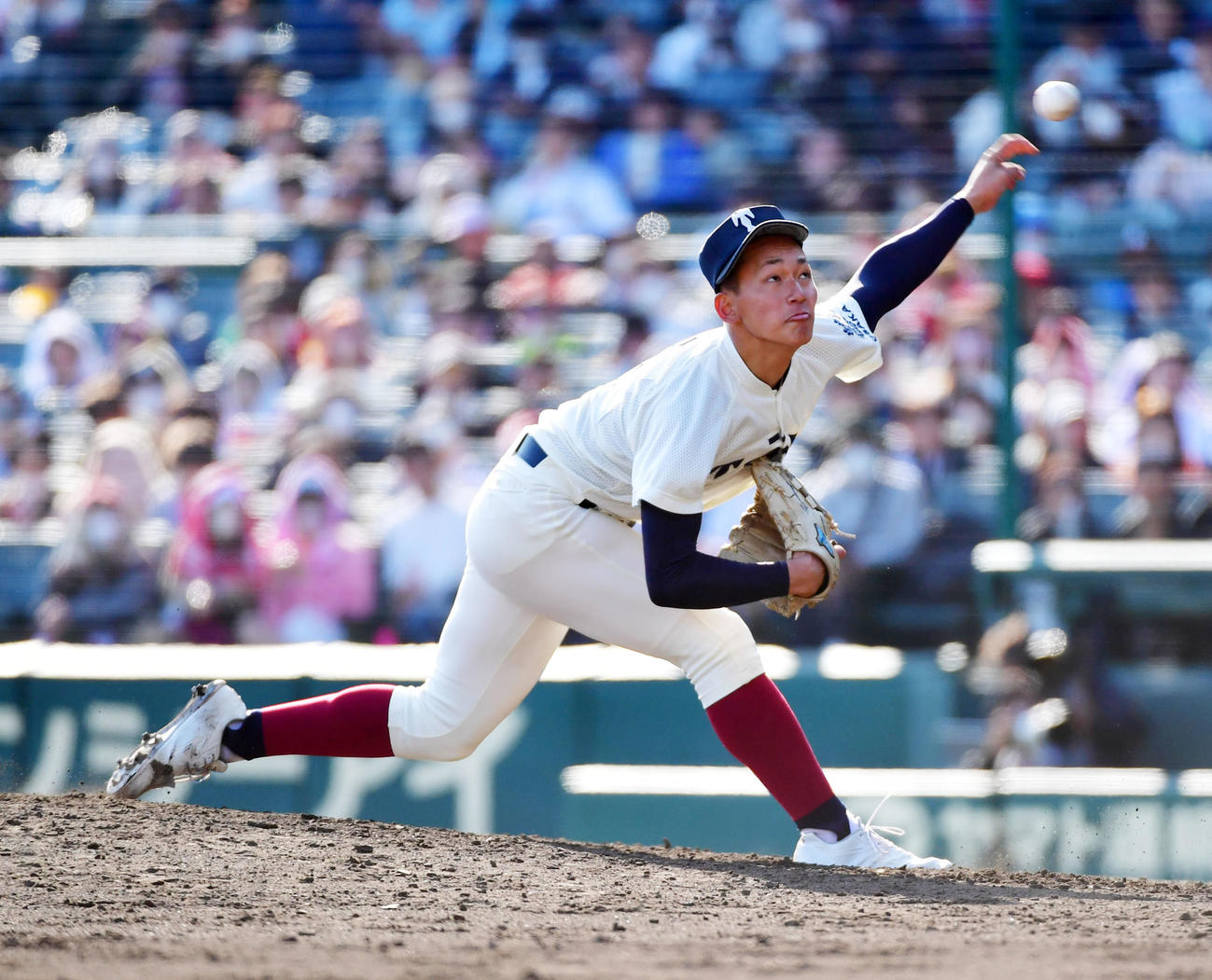 大阪桐蔭対報徳学園　大阪桐蔭2番手の前田（撮影・前岡正明）