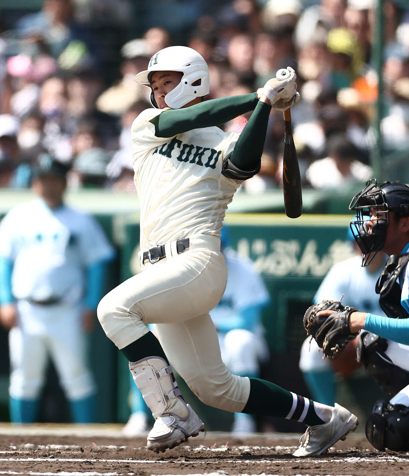 報徳学園対山梨学院　4回表報徳学園無死、三塁内野安打を放つ堀（撮影・河田真司）