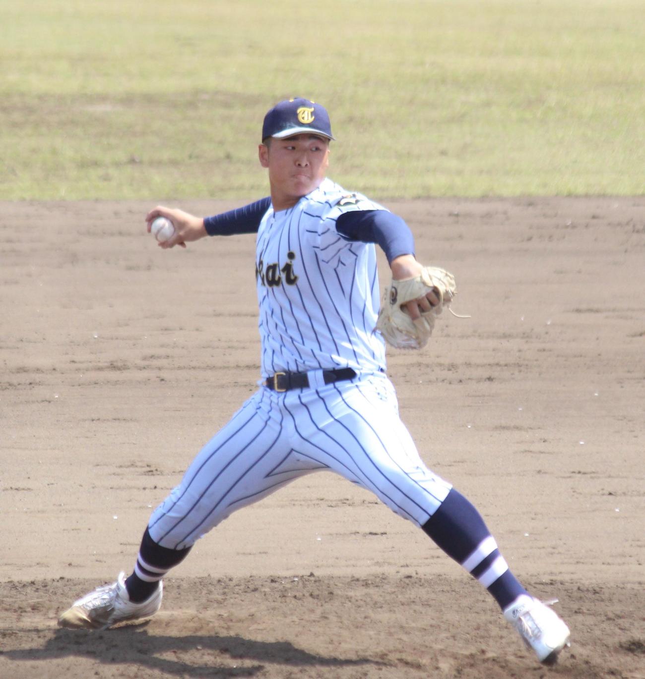 東海大菅生対城西大城西　9回のマウンドに3番手で上がり1失点を喫した東海大菅生・日当（撮影・保坂恭子）