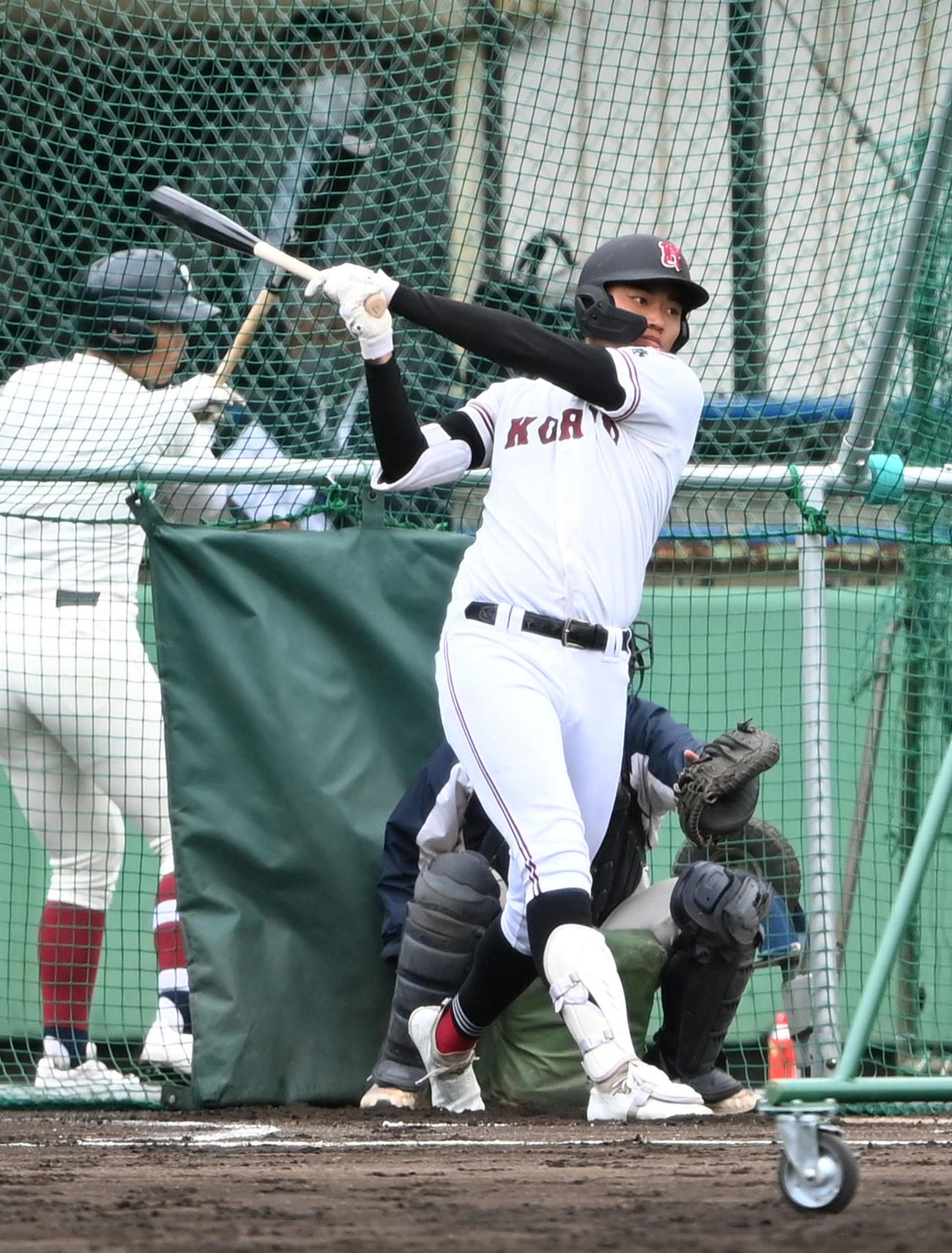 打撃練習を行う広陵・真鍋（撮影・前岡正明）