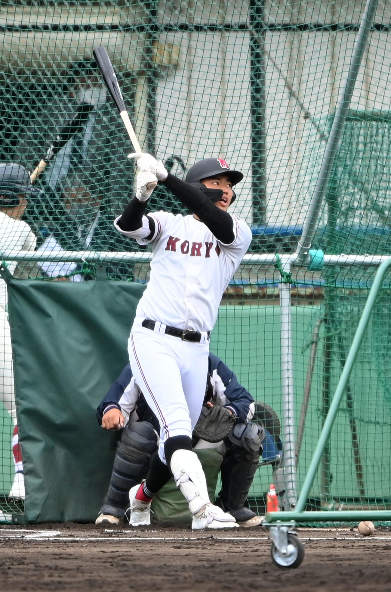 打撃練習を行う広陵・真鍋（撮影・前岡正明）