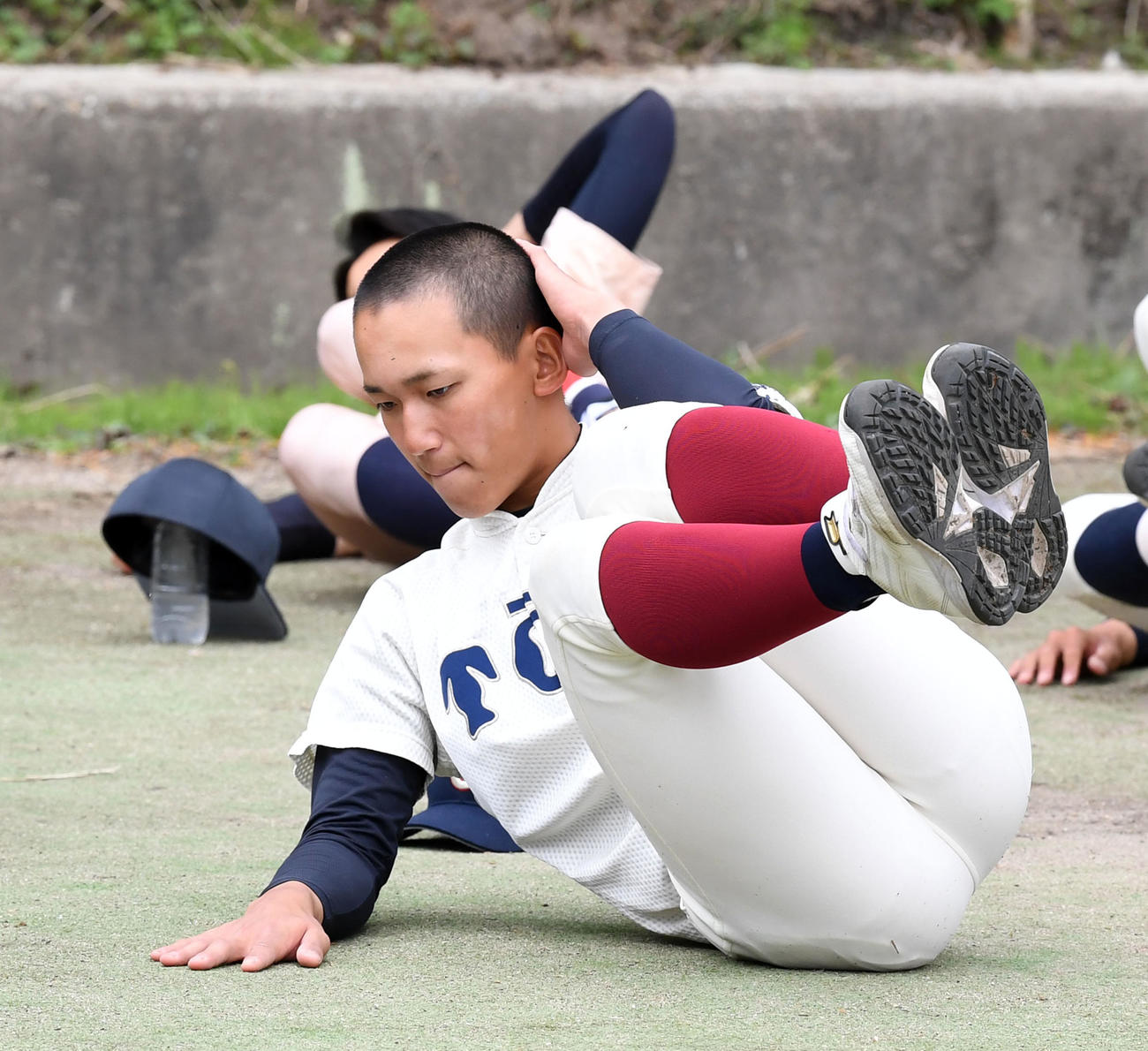 練習を行う大阪桐蔭・前田（撮影・前岡正明）