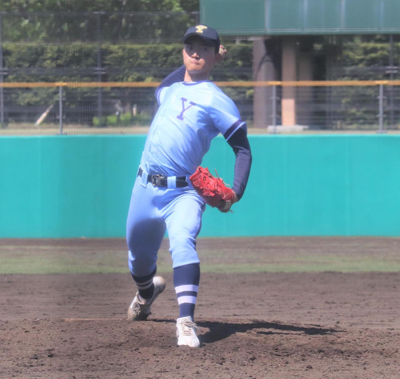 横浜商対白山　5番手で登板し力投する横浜商・河野（撮影・星夏穂）