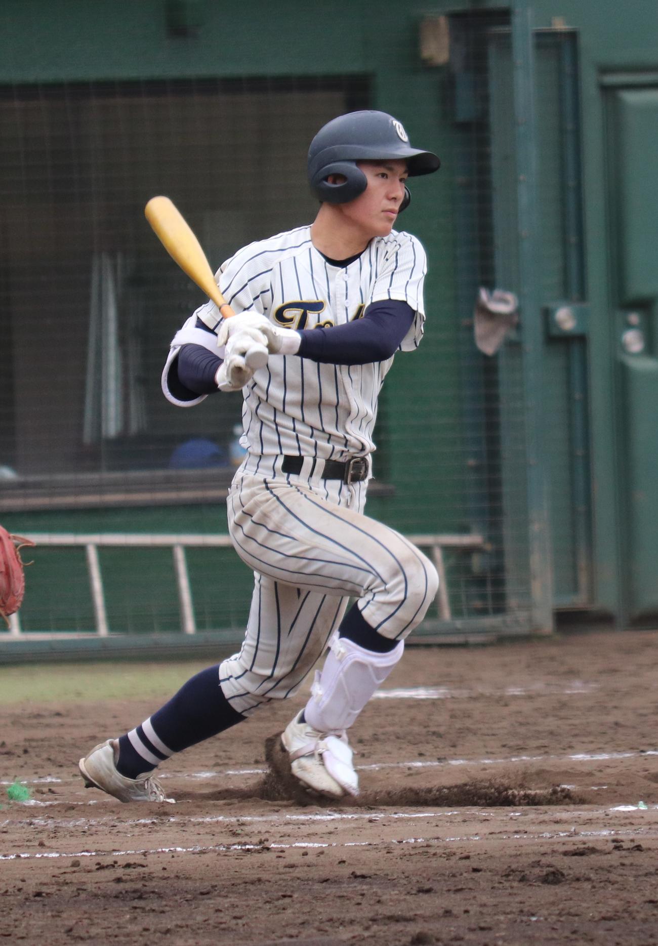 横浜商対東海大相模　5打数4安打と活躍した東海大相模・山内（撮影・星夏穂）