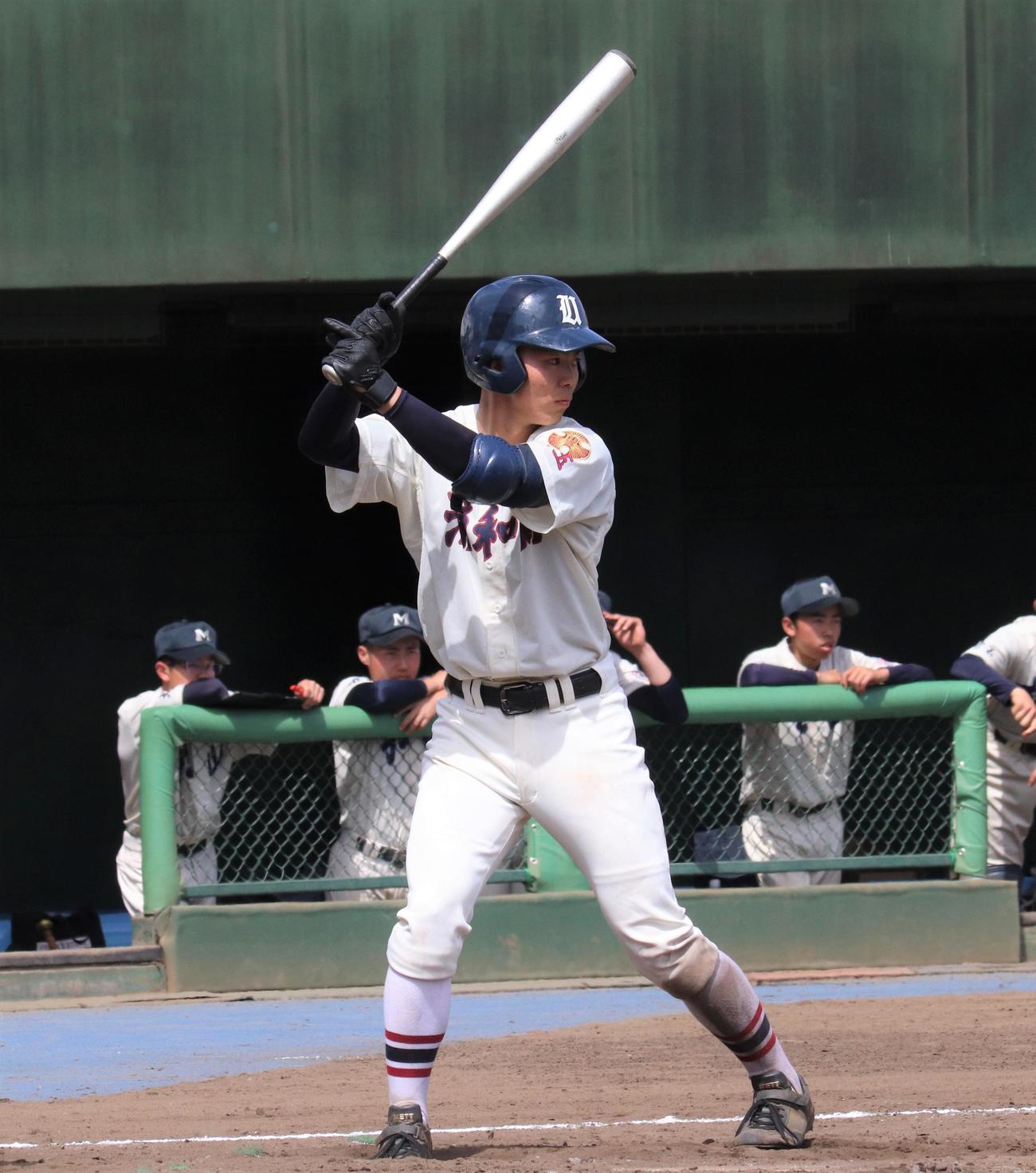 県浦和対松山　3回表県浦和2死三塁　左越え本塁打を放った関根（撮影・星夏穂）