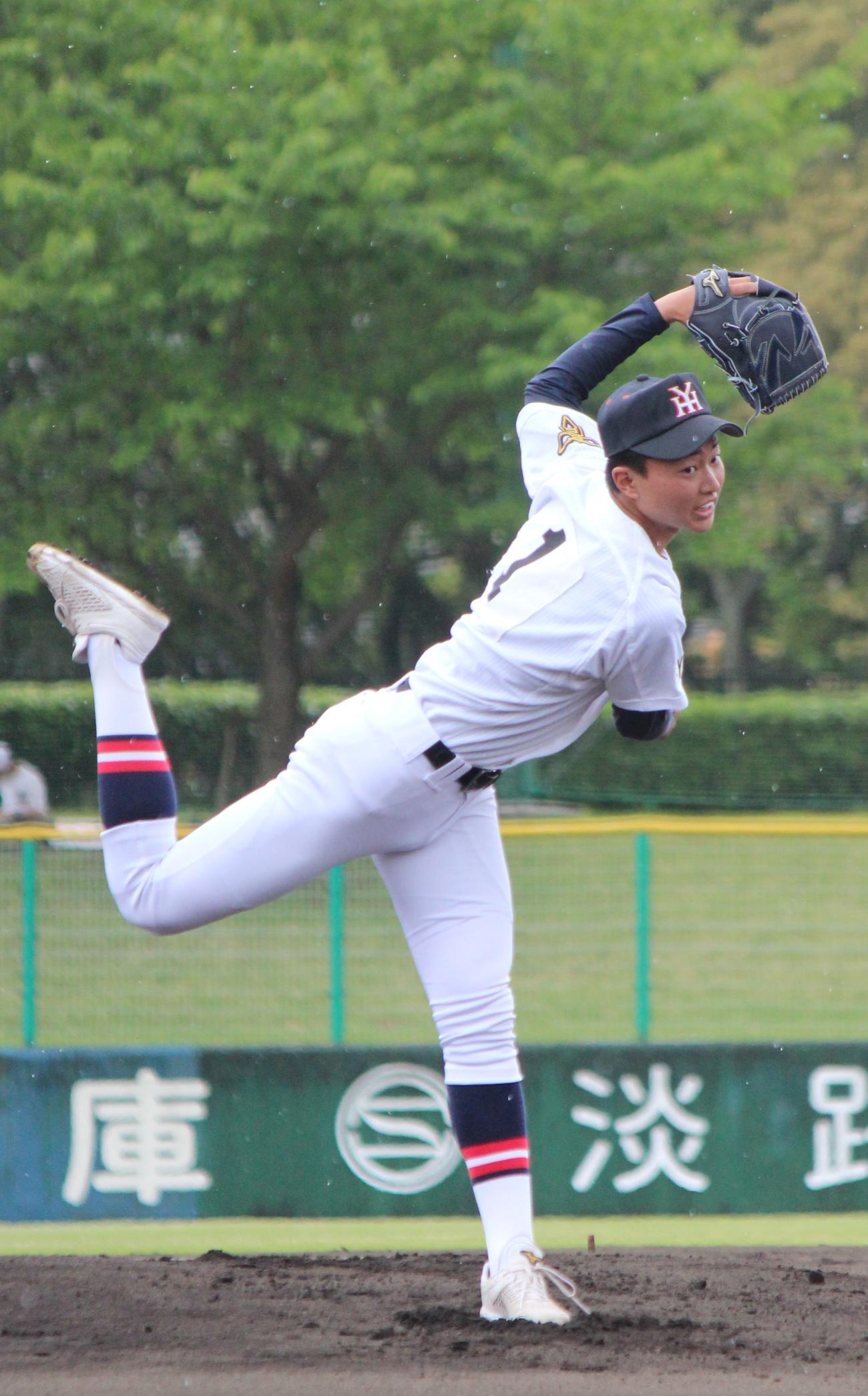 ダイナミックなフォームの社・高橋大和投手（撮影・柏原誠）