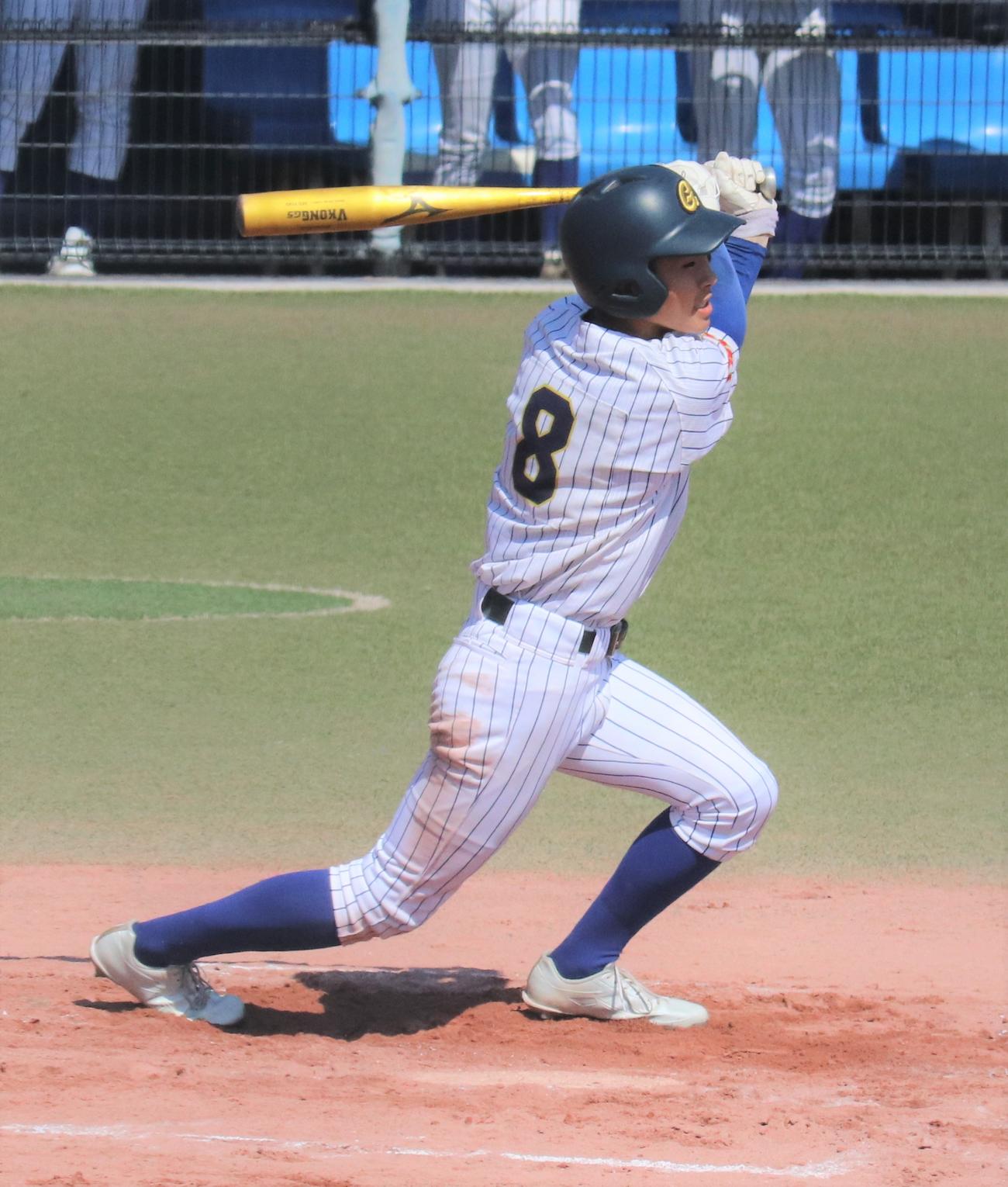 千葉日大第一対中央学院　5打数2安打3打点と活躍した中央学院・青木（撮影・星夏穂）