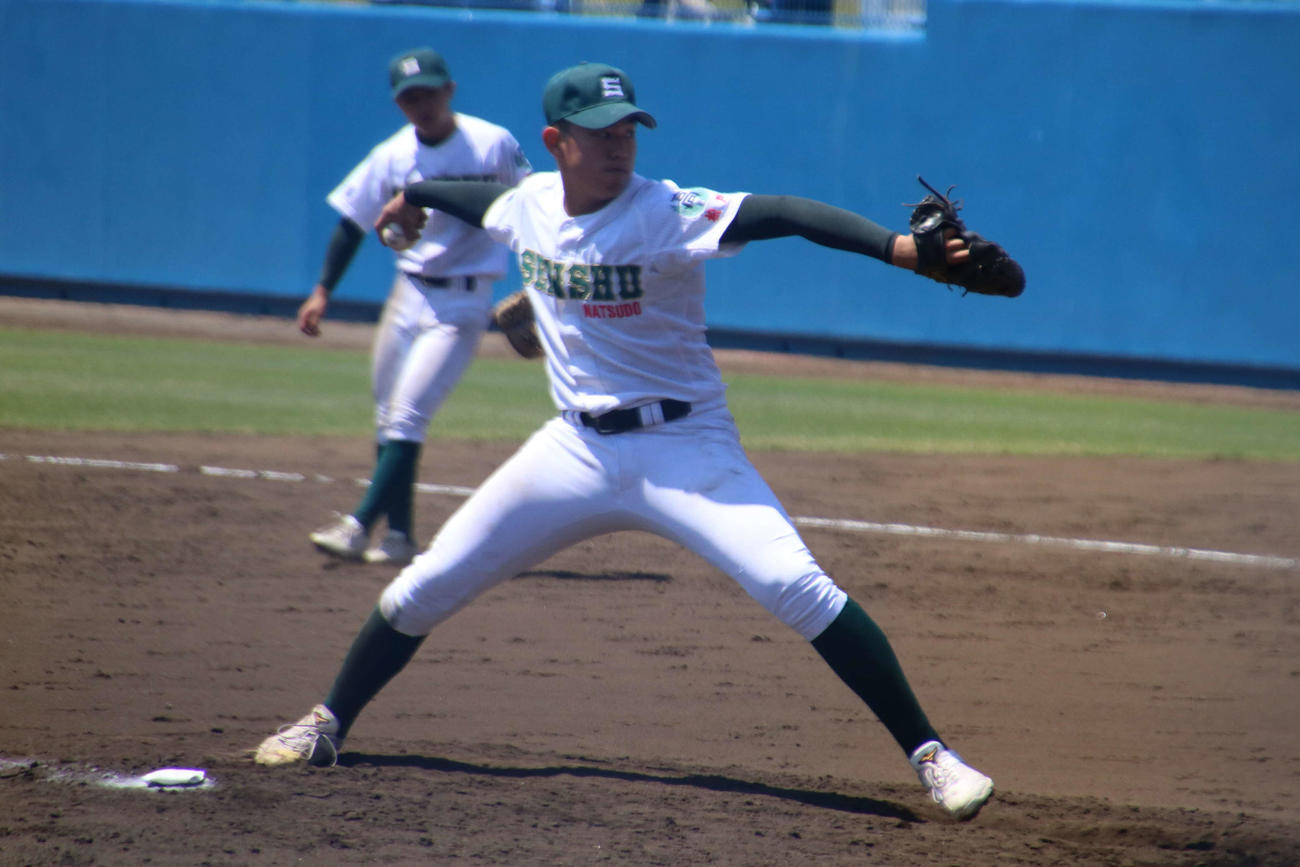 専大松戸対習志野　7回を投げ5安打完封勝利の専大松戸・青野（撮影・保坂淑子）