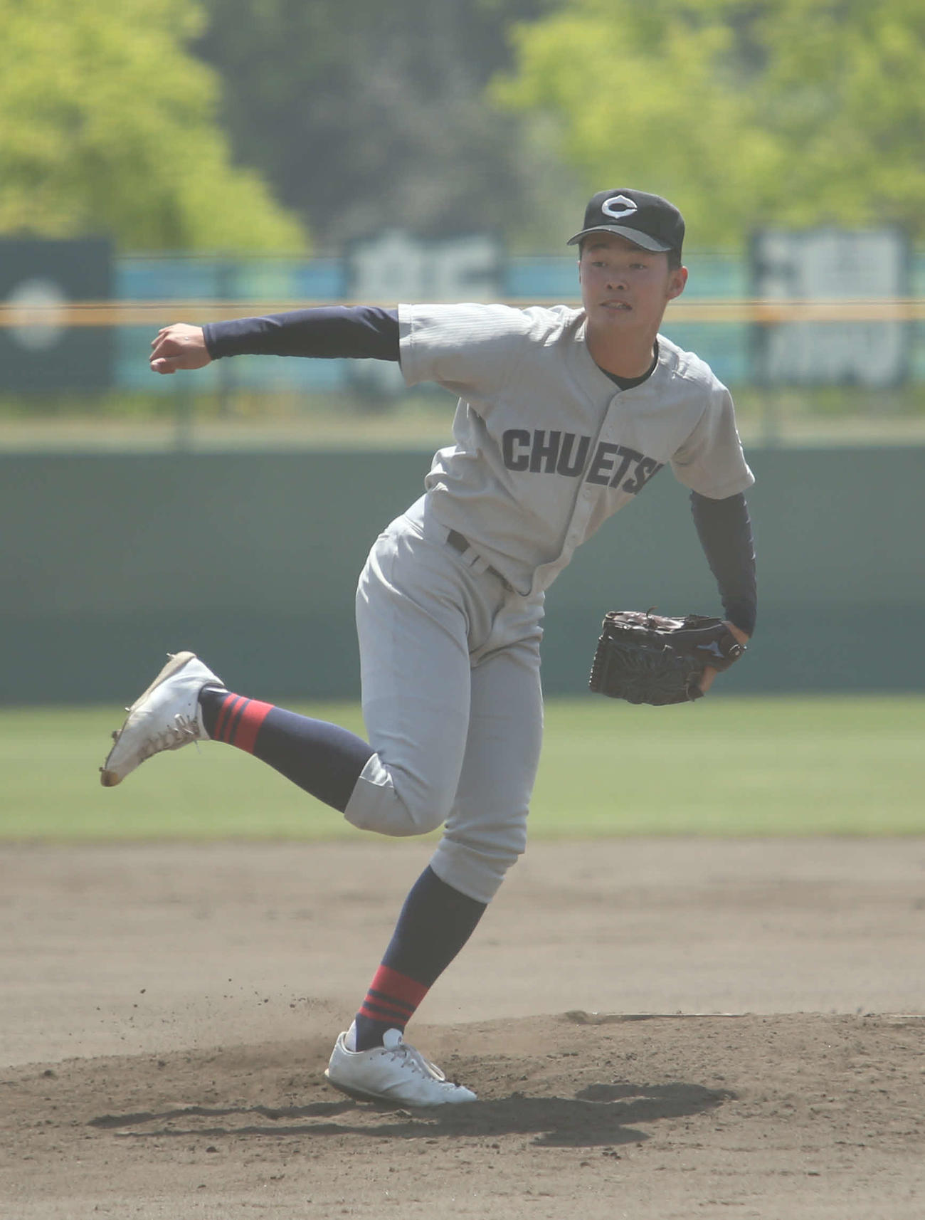 6回1安打無失点でマウンドに躍動する中越・古川