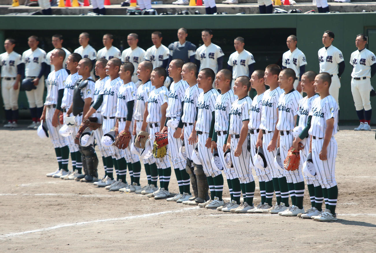 北照対小樽双葉　4年ぶりの春全道大会出場を決めた小樽双葉ナイン（撮影・山崎純一）