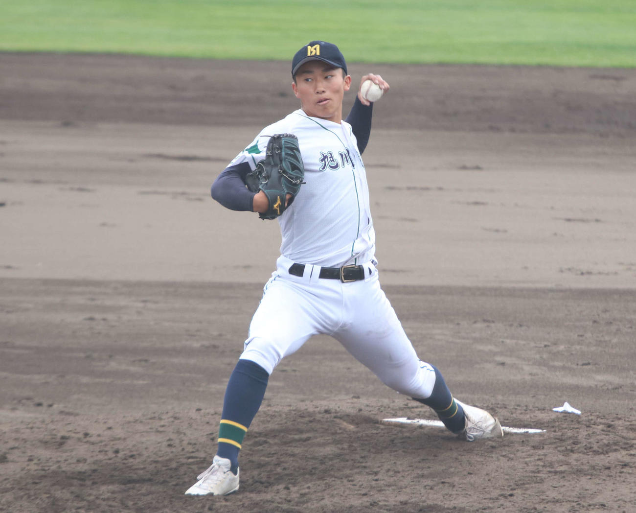 旭川実対旭川明成　4安打完封の旭川明成・千葉（撮影・山崎純一）