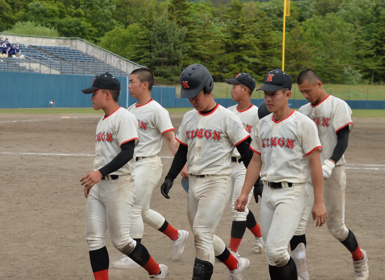 準優勝となり肩を落とす日大東北ナイン
