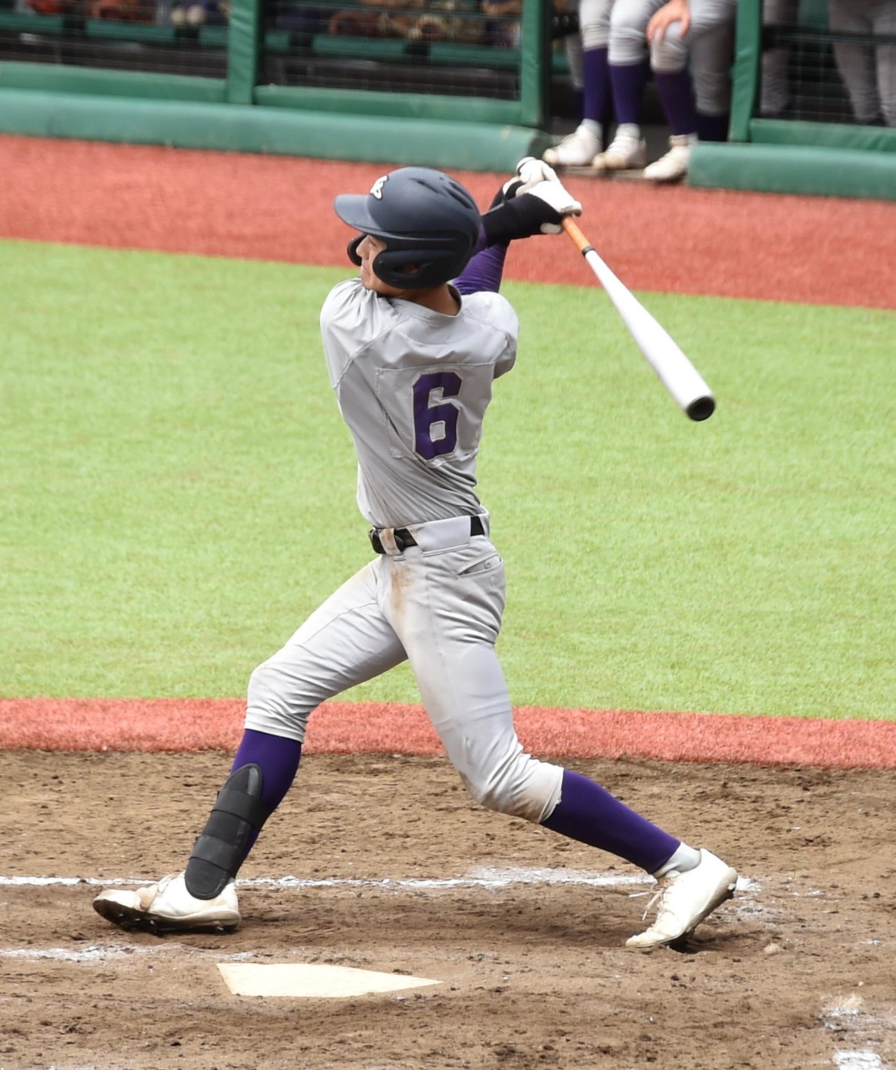水沢対花巻東　7回裏花巻東1死満塁、右越え2点適時二塁打を放つ熊谷（撮影・山田愛斗）