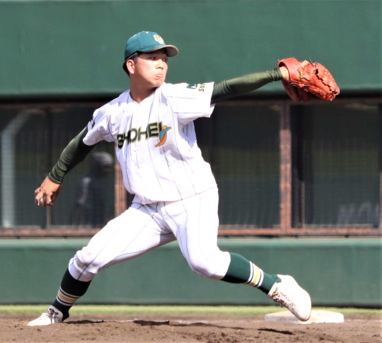 木更津総合対昌平　昌平5番手の佐藤勇（撮影・村山玄）
