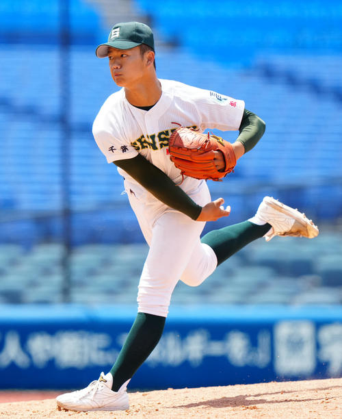 専大松戸対高崎健康福祉大高崎　専大松戸4番手の平野（撮影・江口和貴）