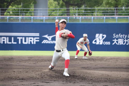 智弁学園対大阪桐蔭　智弁学園先発の藤田健人投手（3年）（撮影・林亮佑）