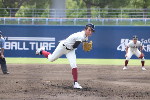 智弁学園対大阪桐蔭　大阪桐蔭の平嶋桂知投手（2年）が2番手で登板する（撮影・林亮佑）