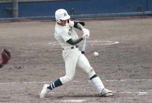 報徳学園対市和歌山　5回、遊ゴロに倒れる報徳学園・堀（撮影・柏原誠）