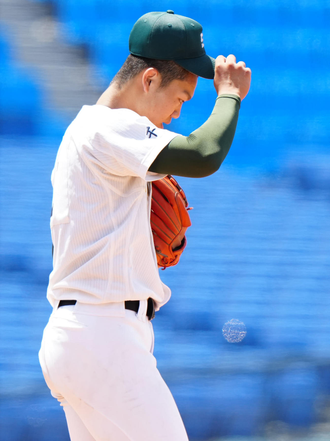 専大松戸対高崎健康福祉大高崎　8回裏高崎健康福祉大高崎2死一、二塁、半田に2点適時三塁打を浴びた平野（撮影・江口和貴）