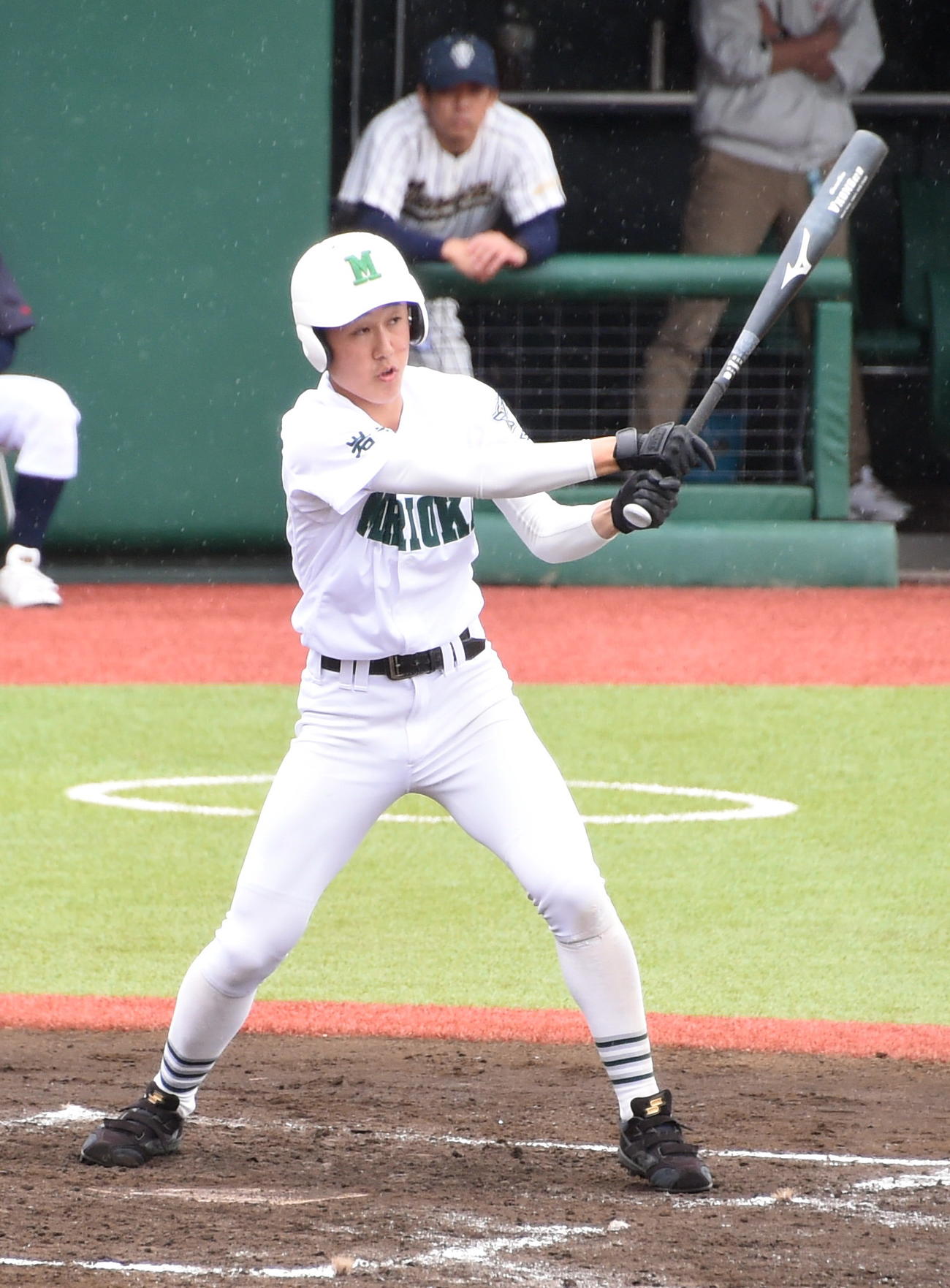2回、先制適時三塁打を放つ盛岡三・玉川
