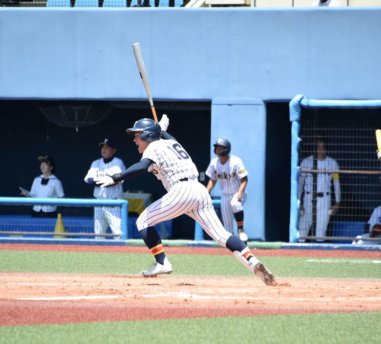 7回表2死一、二塁、帝京長岡・長沢が左中間へ二塁打を放ち6－2