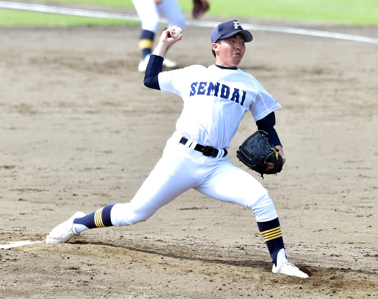 八戸学院光星対仙台一　力投する仙台一・三瓶（撮影・相沢孔志）