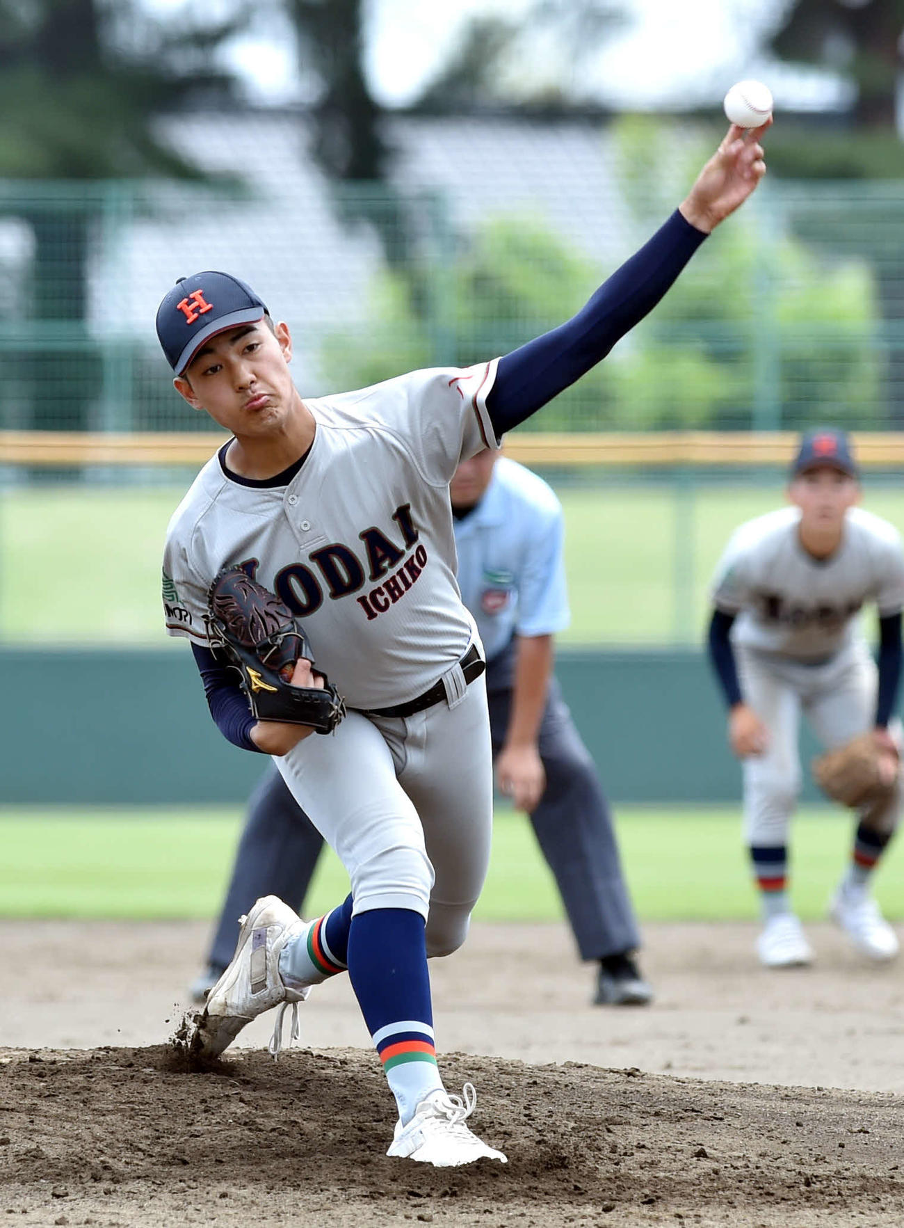 八戸工大一対盛岡三　3番手で救援登板した八戸工大一・金渕（撮影・相沢孔志）