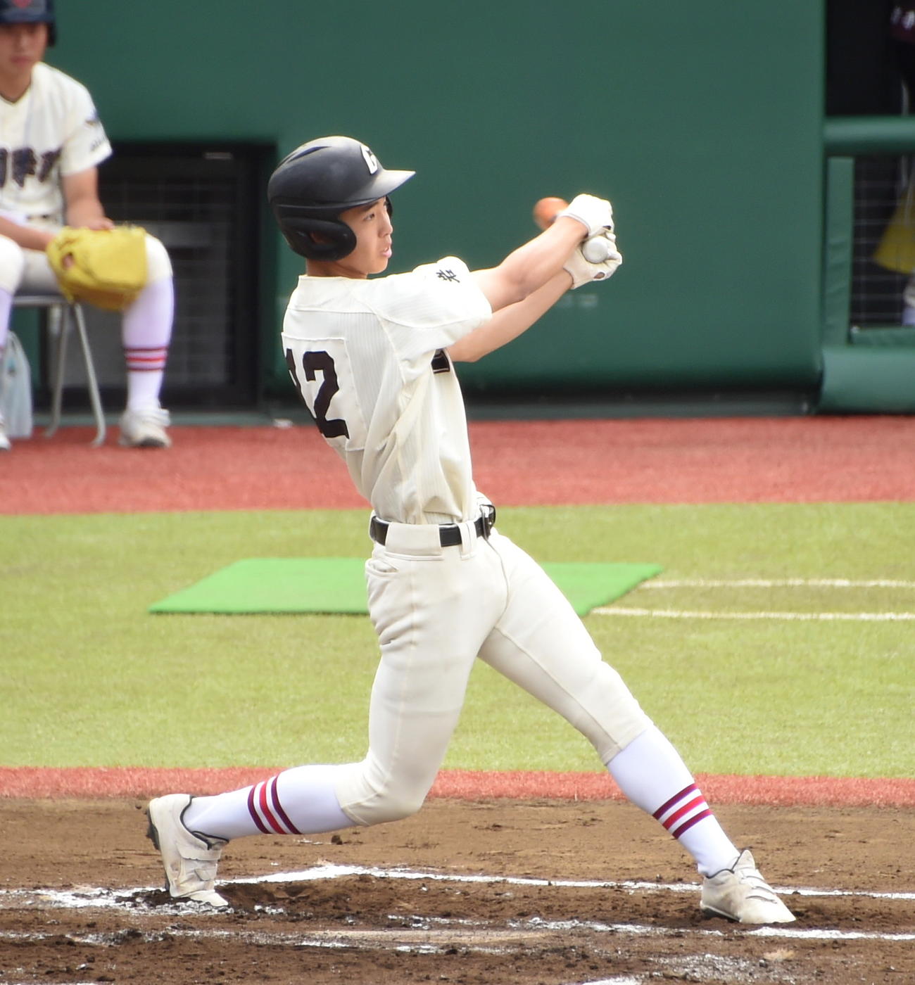 一関学院対秋田商　1回表一関学院1死一、二塁、先制左前適時打を放つ梅田（撮影・山田愛斗）