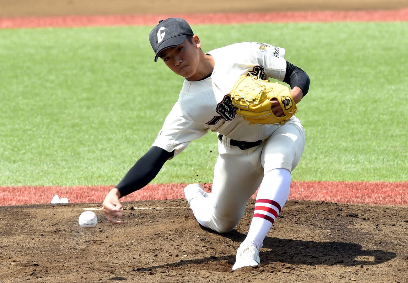 仙台育英対一関学院　力投する一関学院・小野涼（撮影・相沢孔志）
