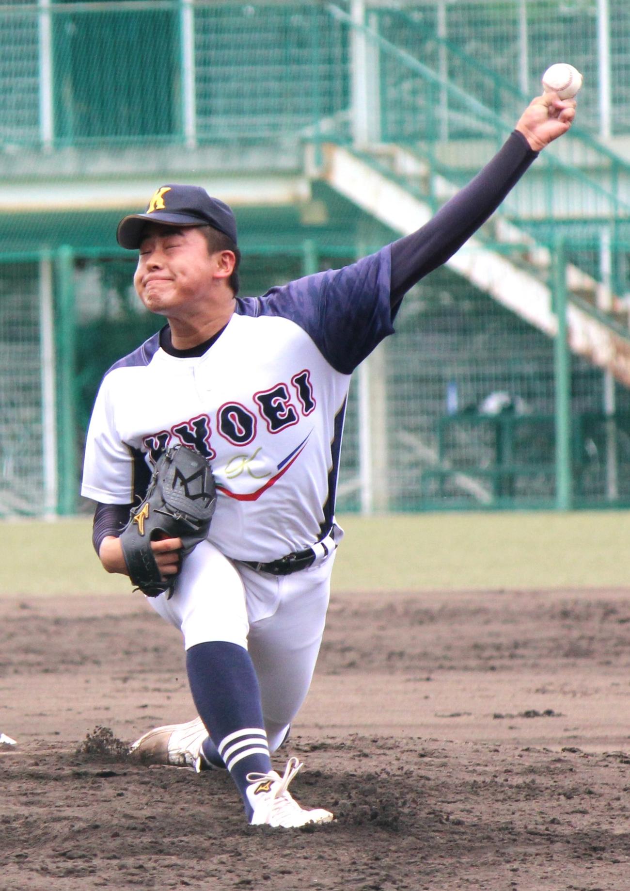報徳学園との練習試合に先発した享栄・東松（撮影・柏原誠）