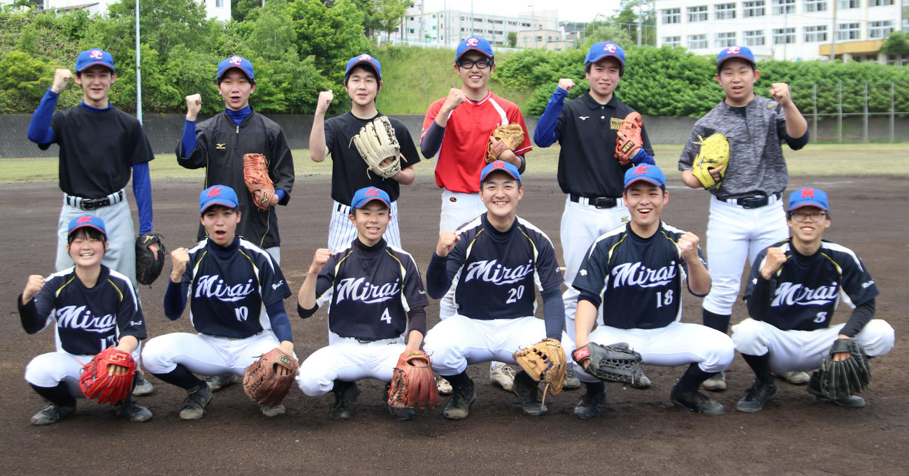 夏の大会初勝利を目指す小樽未来創造の選手たち（撮影・山崎純一）