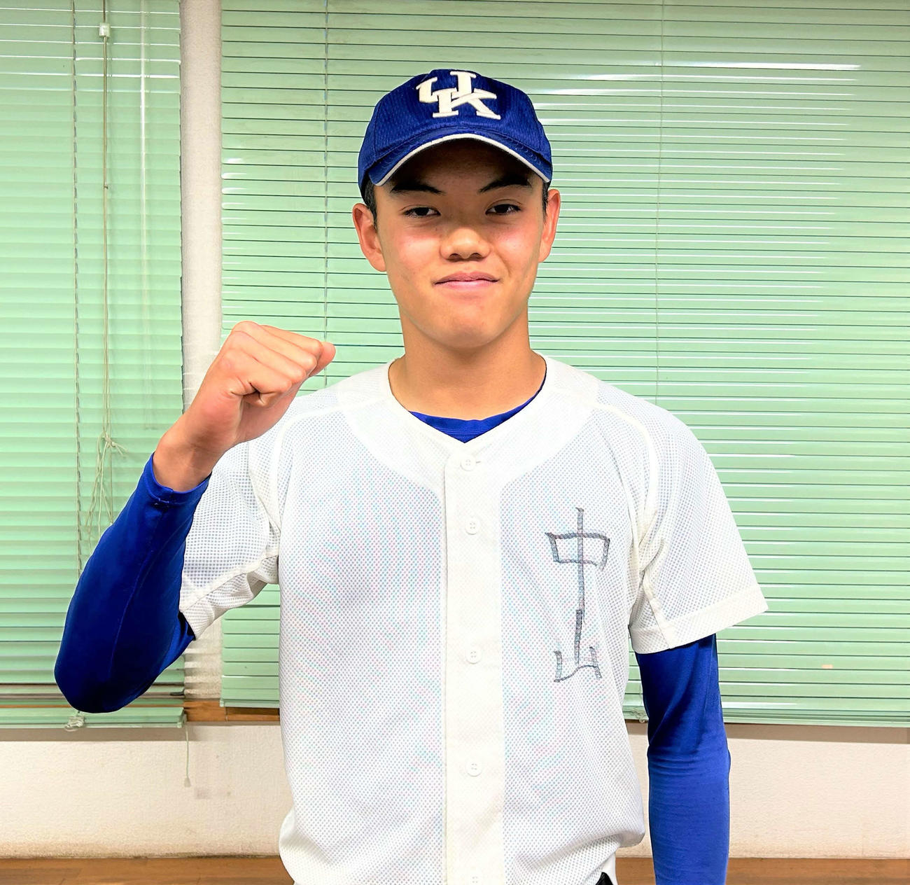 自慢の足でチームを37年ぶりの夏の甲子園に導く中山鳳（撮影・黒須亮）