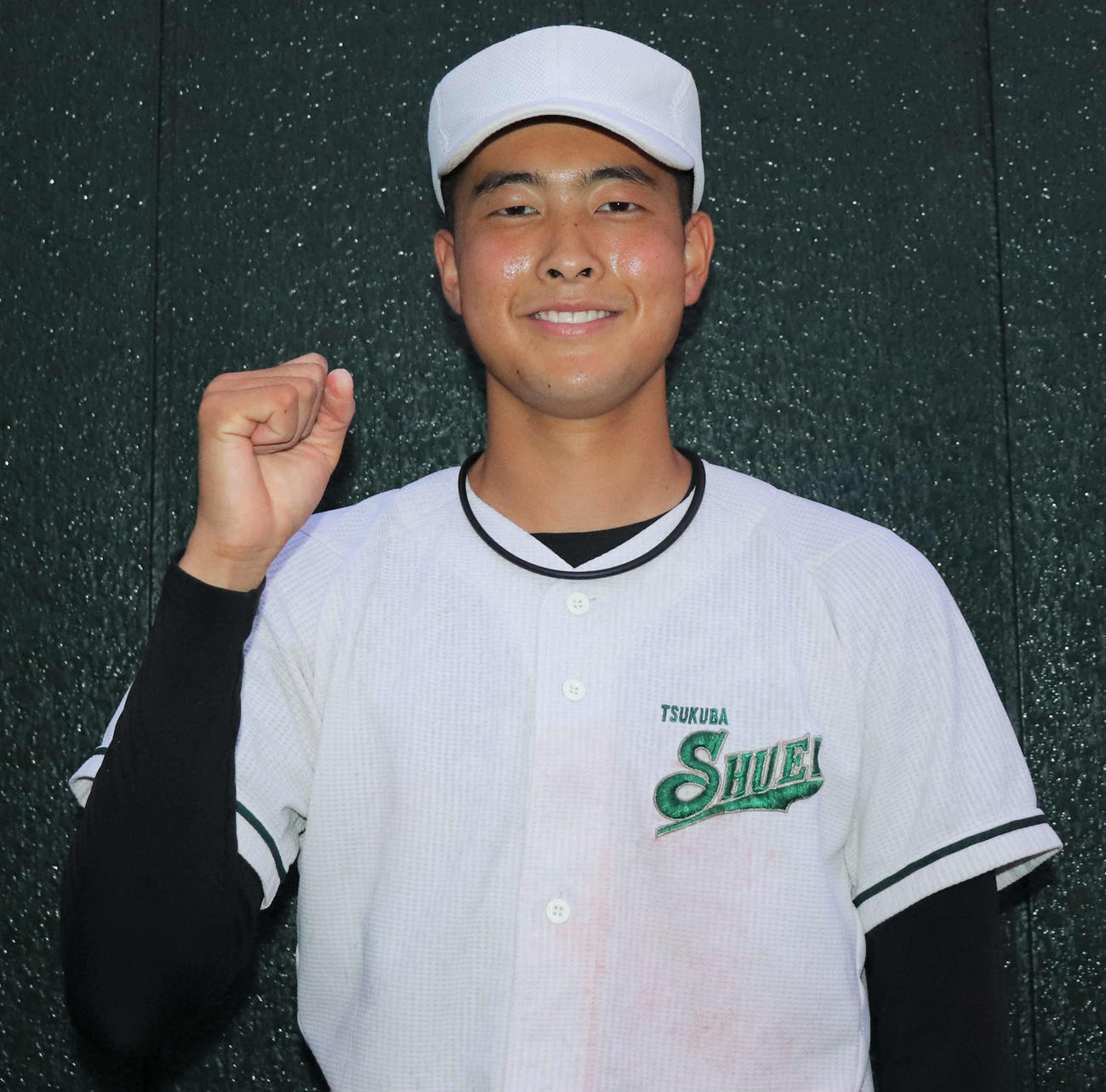 ガッツポーズを見せる、つくば秀英・五十嵐（撮影・村山玄）