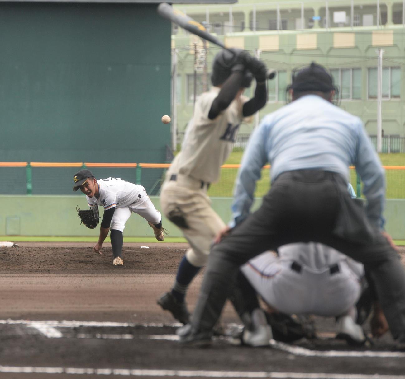 向陽対久米島　9回3失点で完投勝ちした久米島・仲村（撮影・佐藤究）