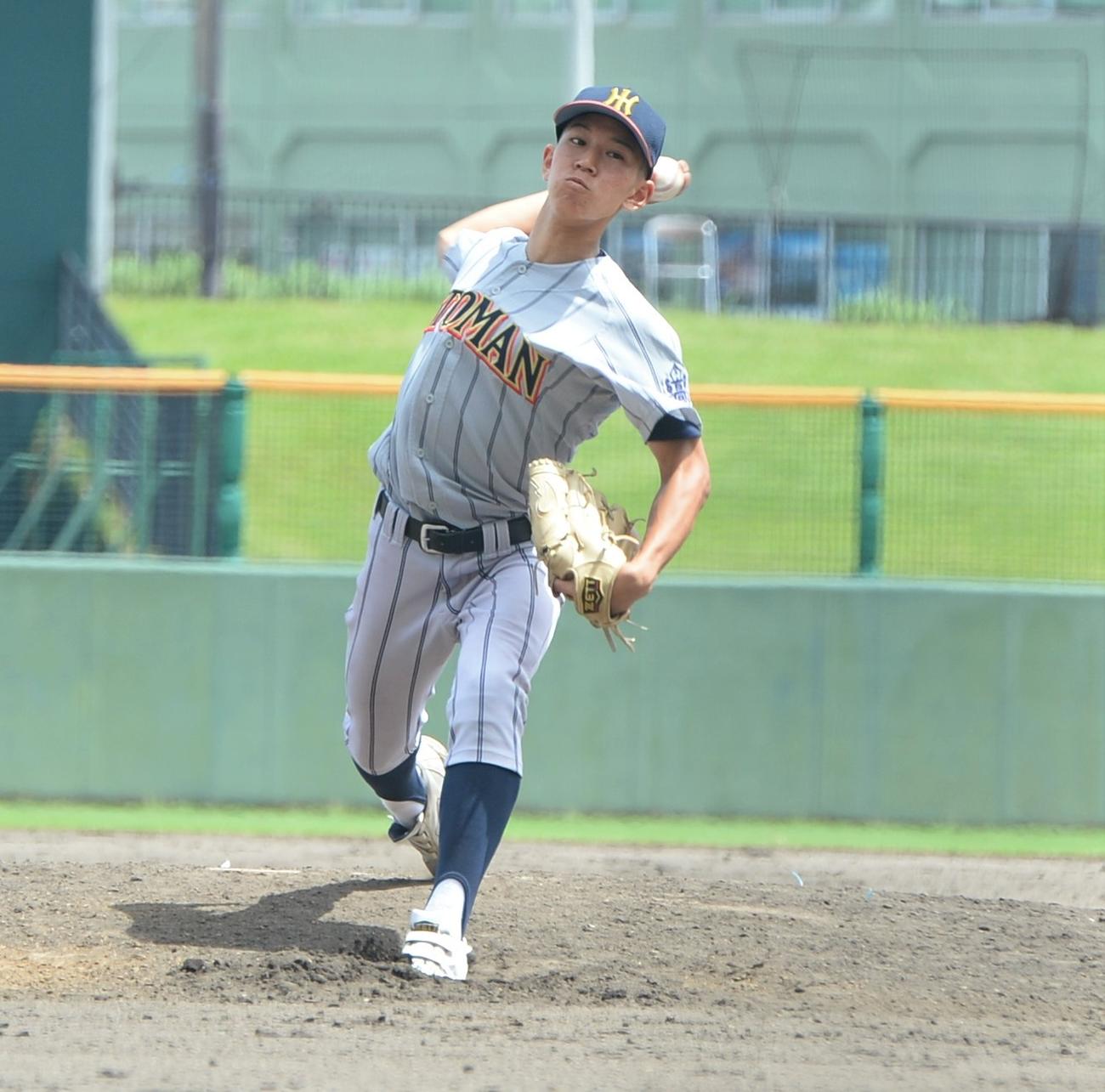 前原対糸満　2番手で登板した糸満・黒島（撮影・佐藤究）