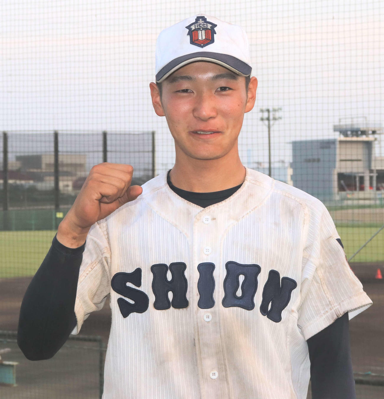 茨城キリスト教学園対水戸商　試合後ガッツポーズを見せる武藤（撮影・村山玄）