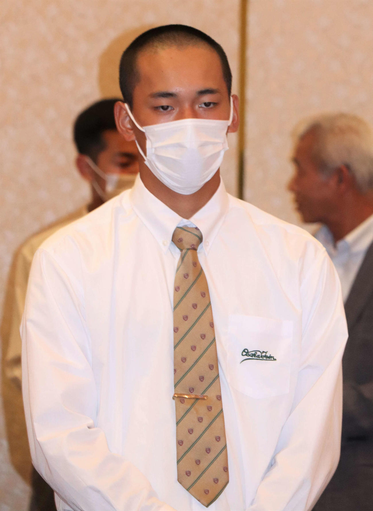 組み合わせ抽選会に出席した、大阪桐蔭の主将・前田悠伍投手（3年）（撮影・中島麗）＝2023年6月22日、ホテルアウィーナ大阪