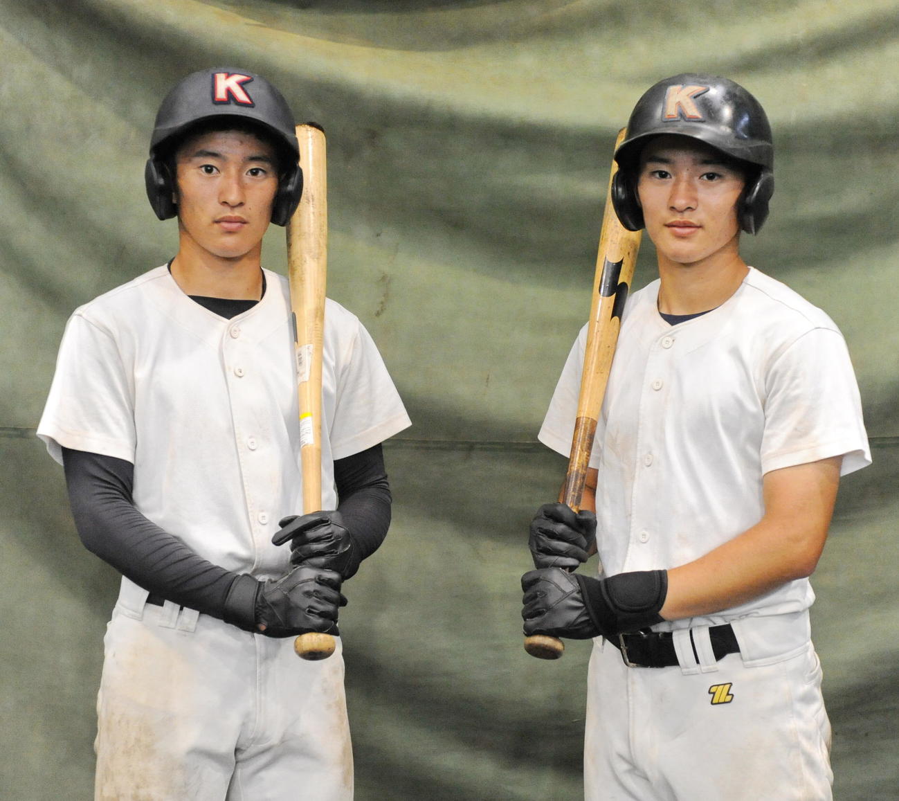 最後の夏へ意気込む双子の掛川西・小原兄弟。左が兄光晟。右が弟風晟