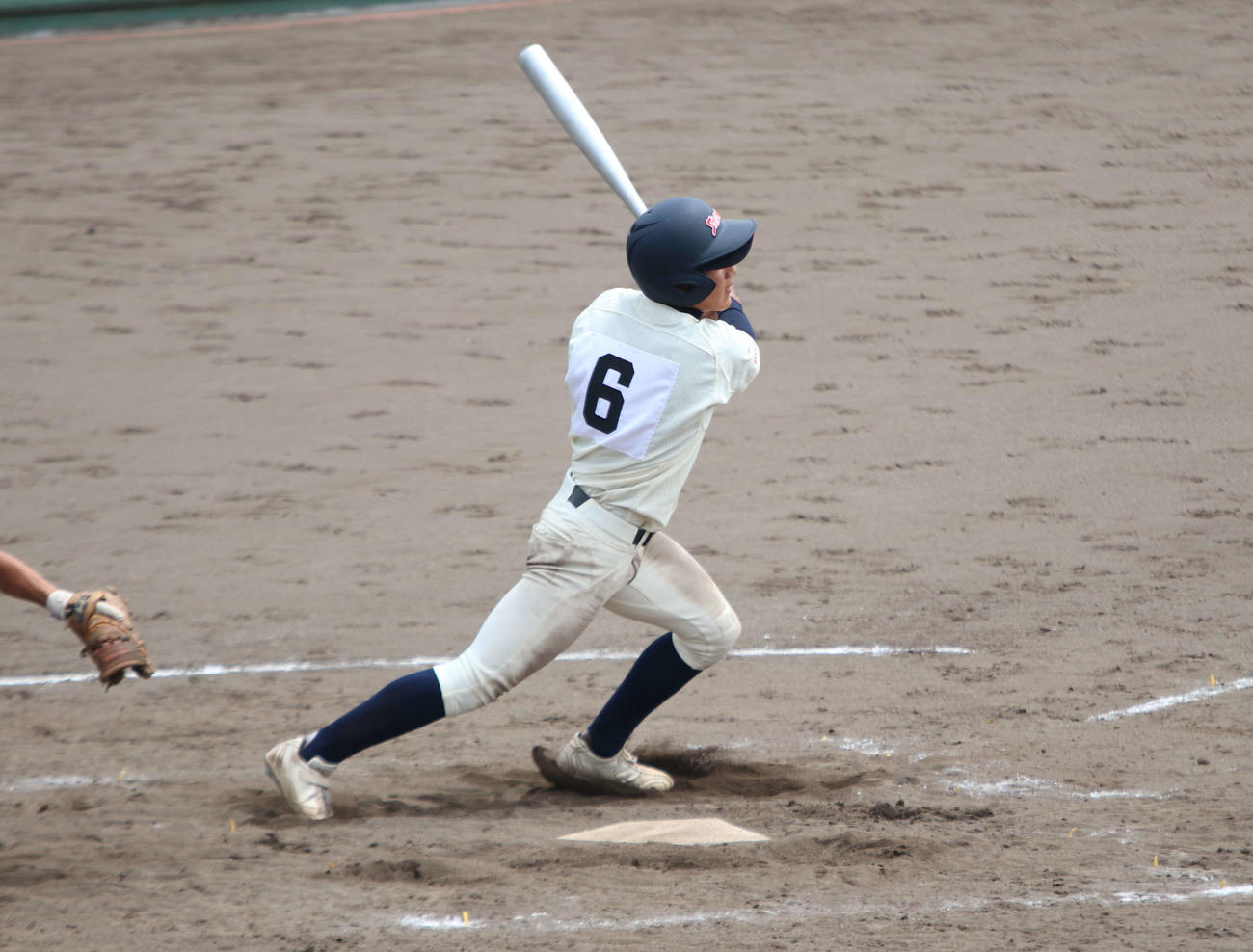 伊達開来対静内　決勝打を含む3打点で勝利に貢献した静内の飯泉主将（撮影・山崎純一）
