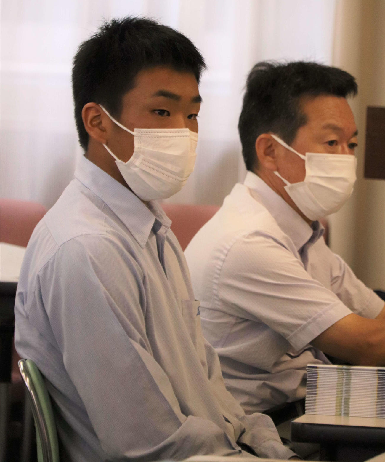 組み合わせ抽選会に出席した城東の主将・森本凱斗捕手（3年）（撮影・中島麗）