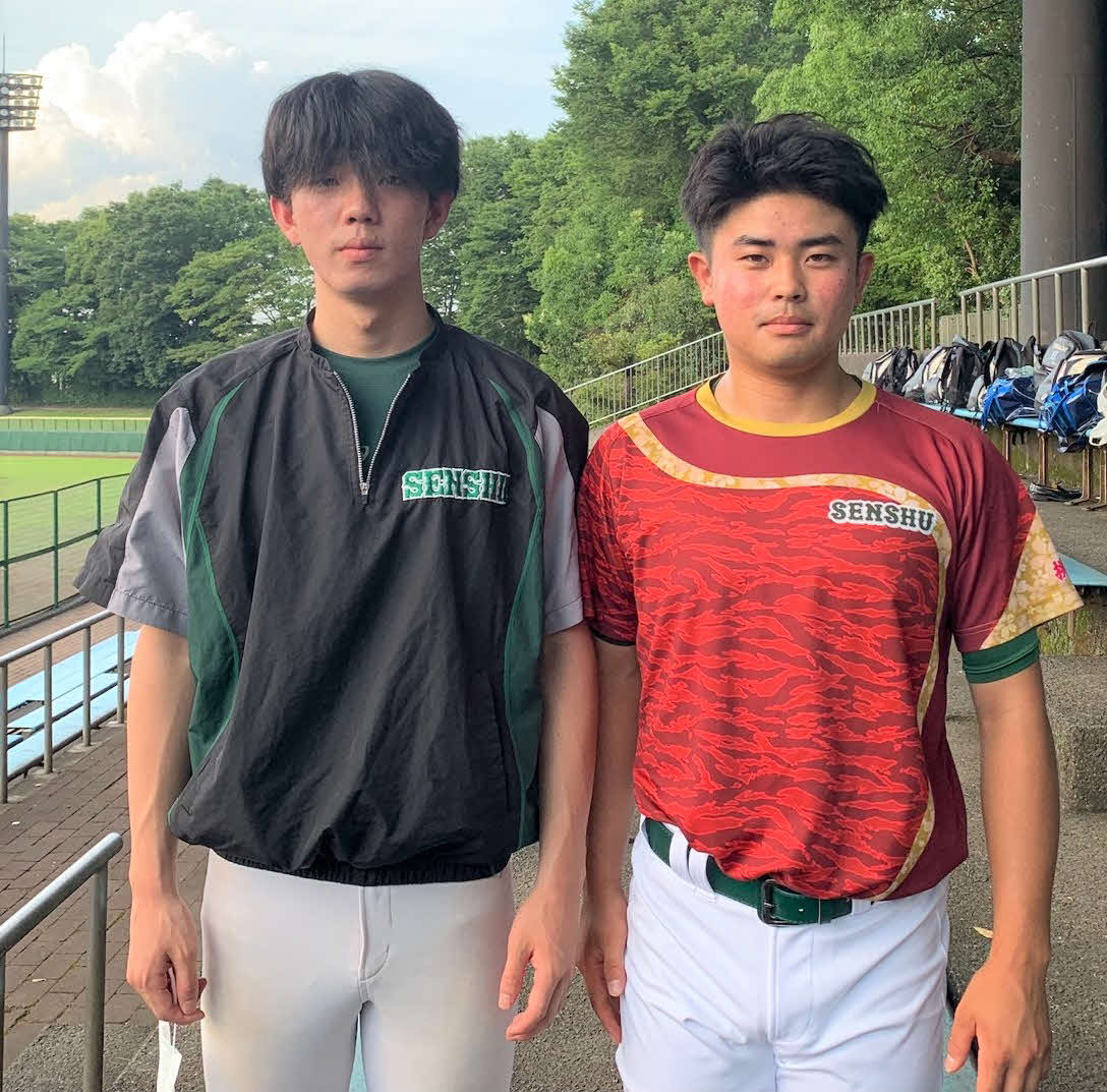 元専大付・清水前主将（右）と安芸前副主将（撮影・玉利朱音）
