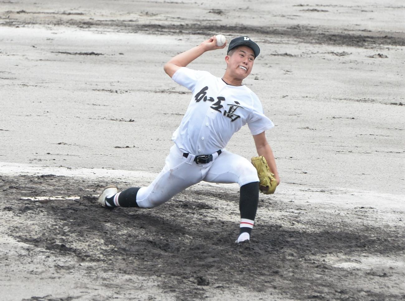 加治木工対鹿児島城西　先発した加治木工・日高（撮影・佐藤究）