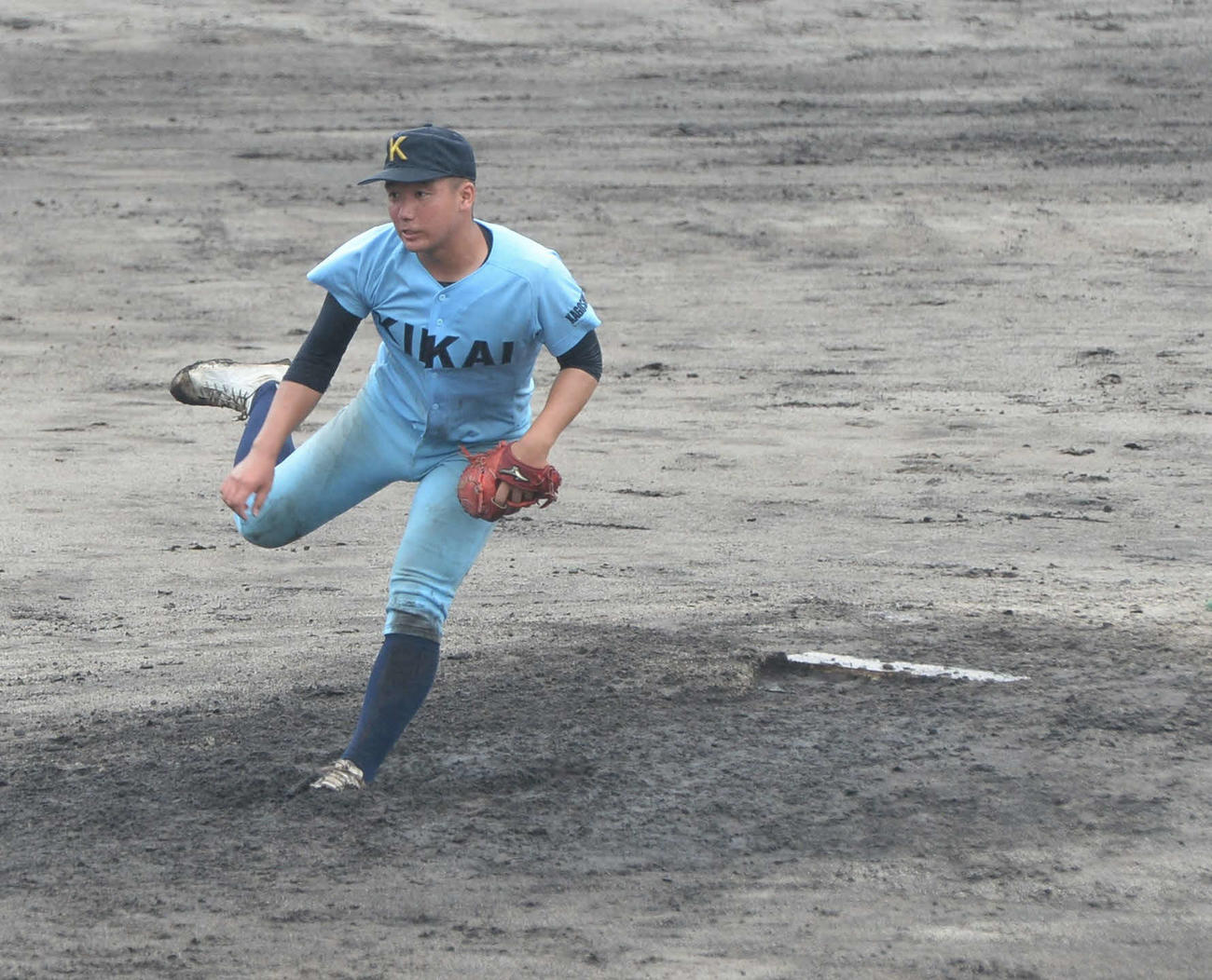 喜界対鹿児島高専　先発した喜界・住友晴哉（撮影・佐藤究）